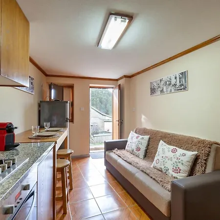 Cosy House Near With Fireplace *